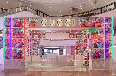 gucci store pop up